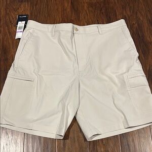 Chaps Cream Cargo Shorts with Tailored Fit